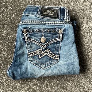 Miss Me Capris. Size 25